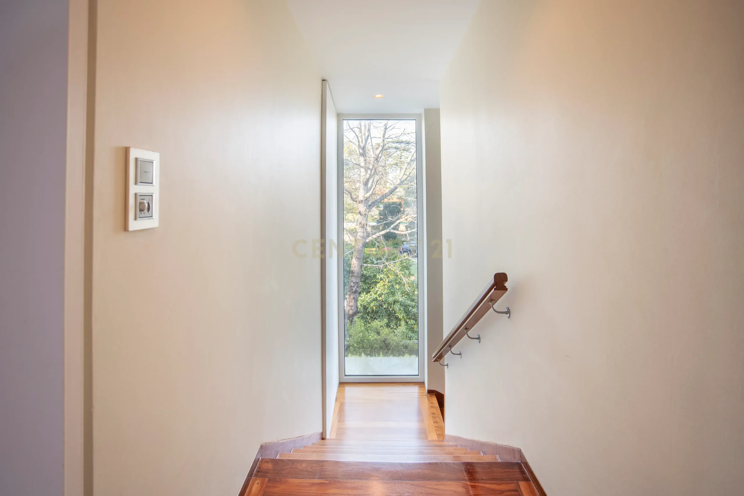 1064542-HDR1064542-HDR