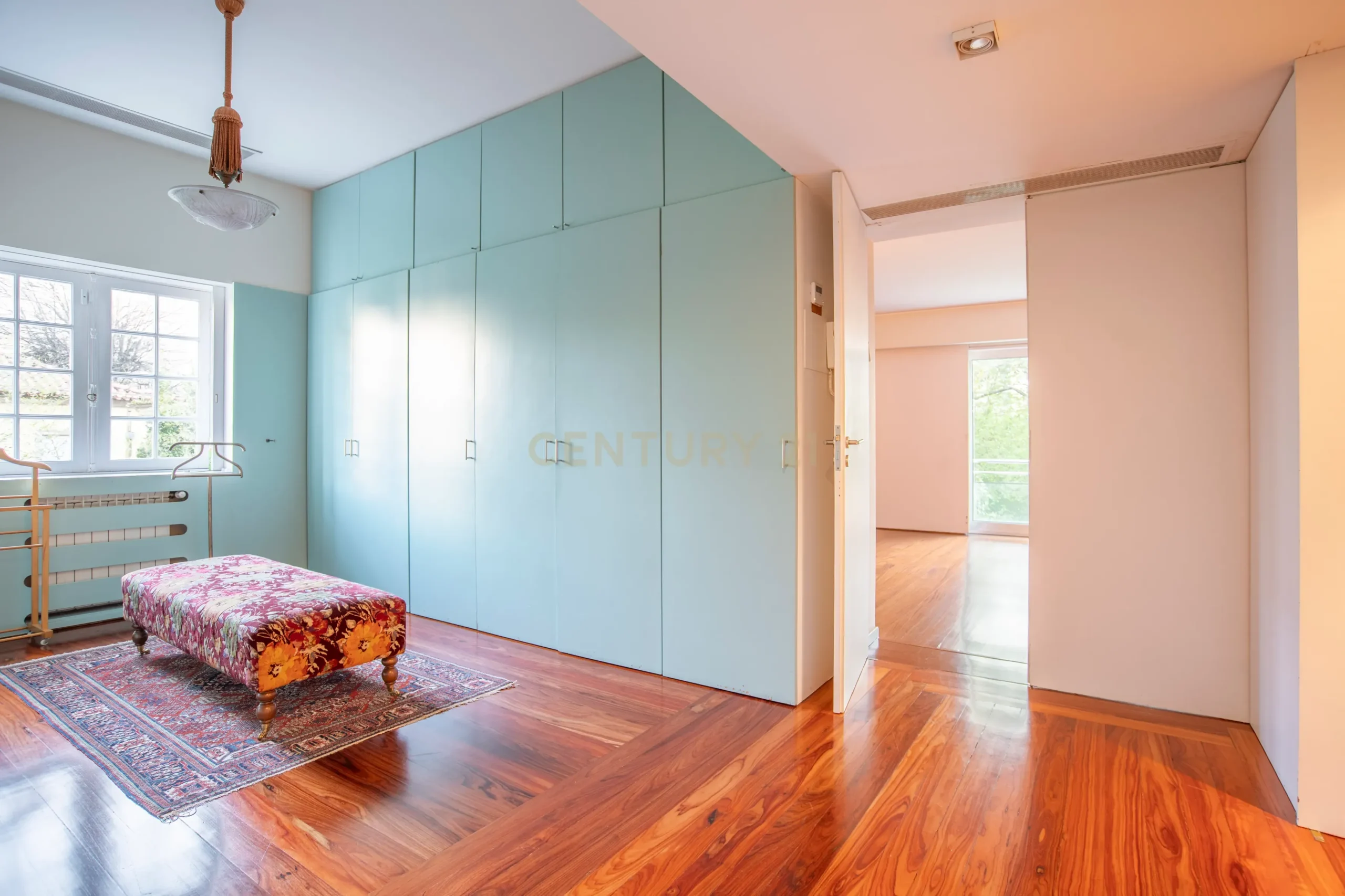 1064562-HDR1064562-HDR