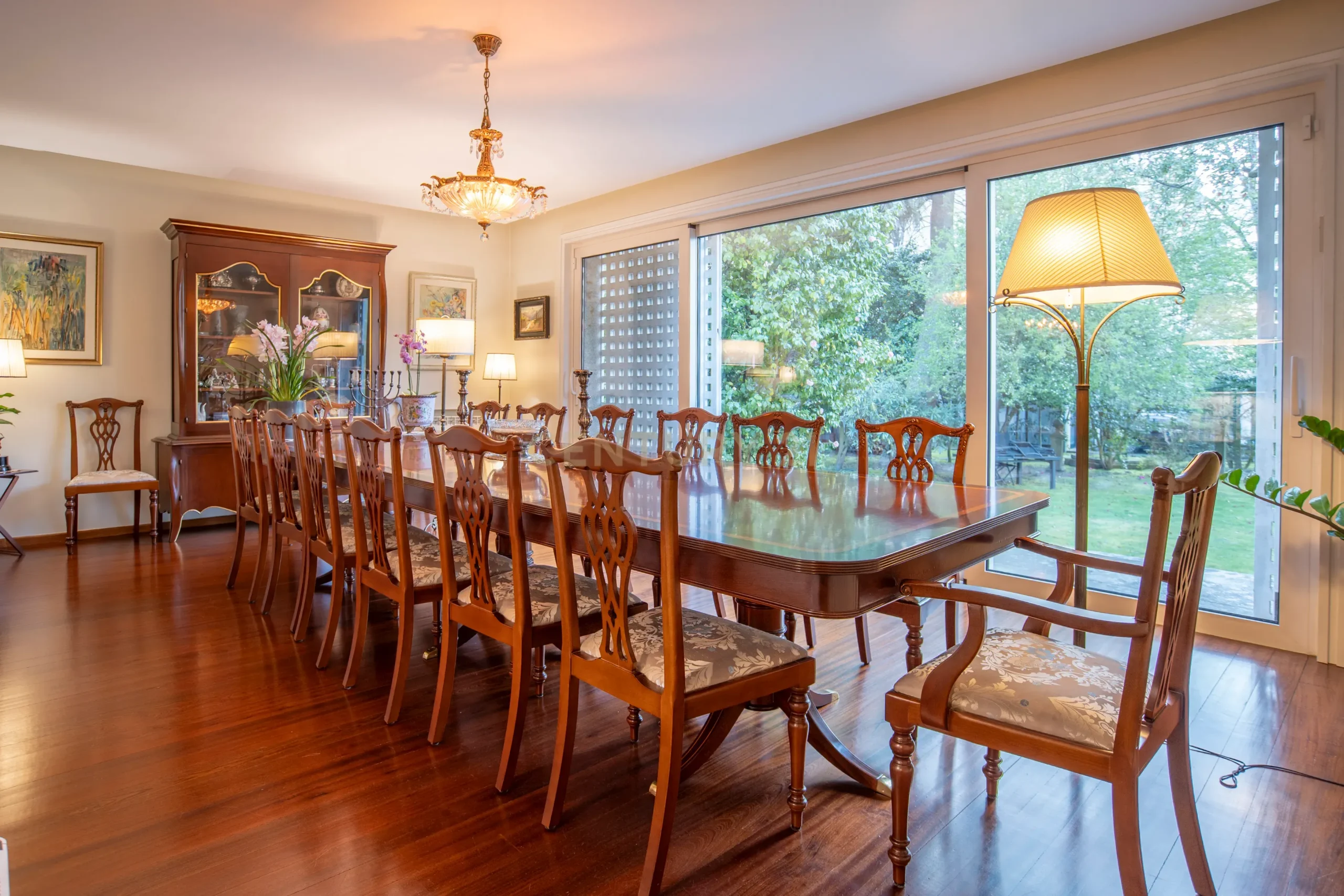 1064600-HDR1064600-HDR