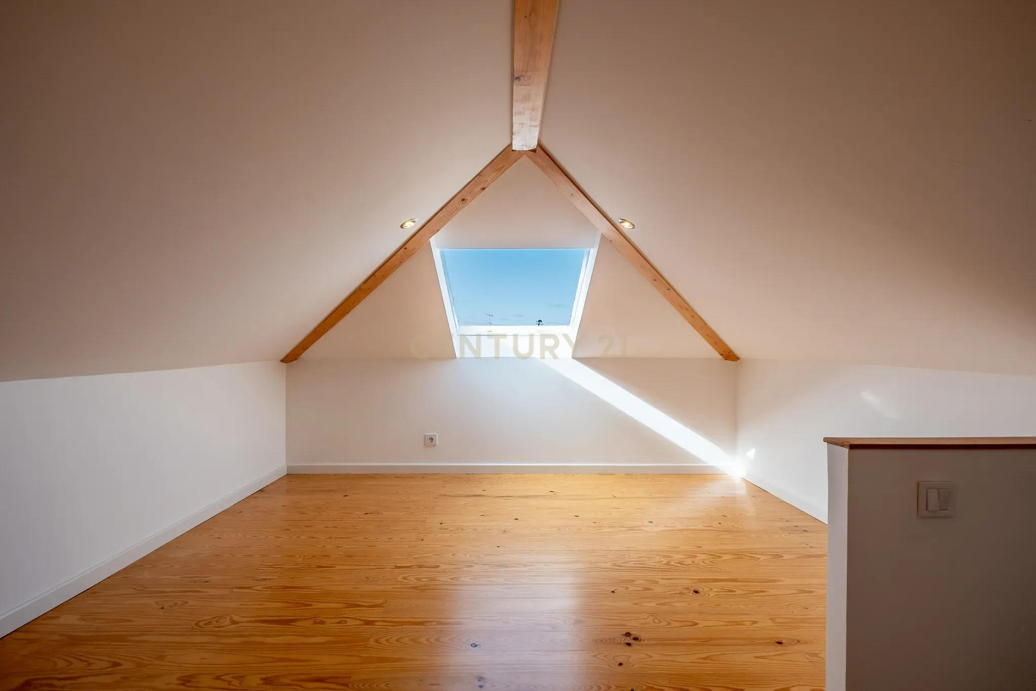 -deb4126-hdr_8446867f-3dae-4735-ac3a-16ad4095a4a7