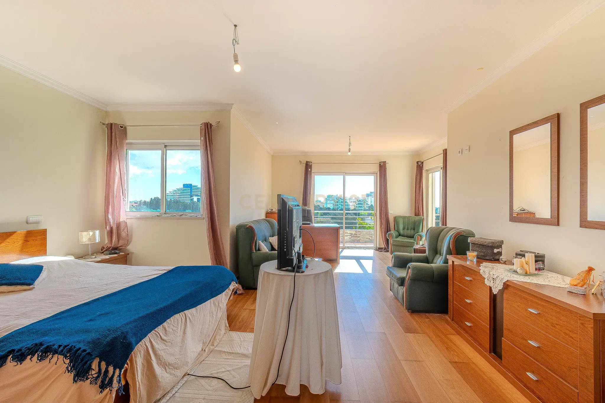 dsc-8619-hdr---suite-1-entrada_e3f47f06-645a-4d41-aa55-8b0e32395a00