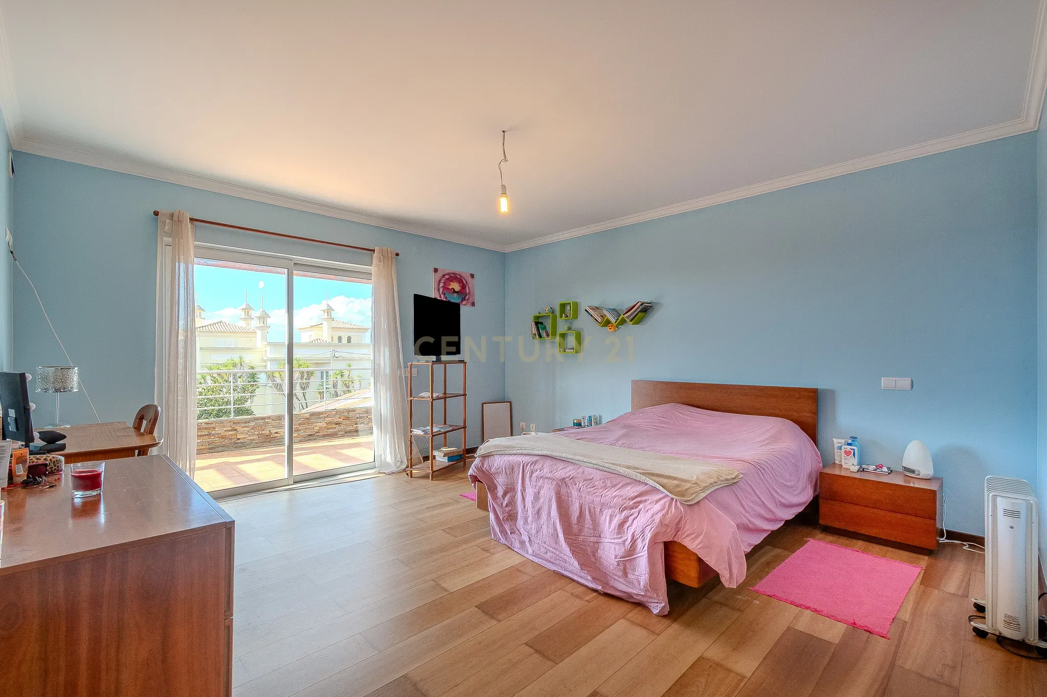 dsc-8654-hdr---suite-2_48ca7a64-760c-40a1-ba28-f74311e13f0a