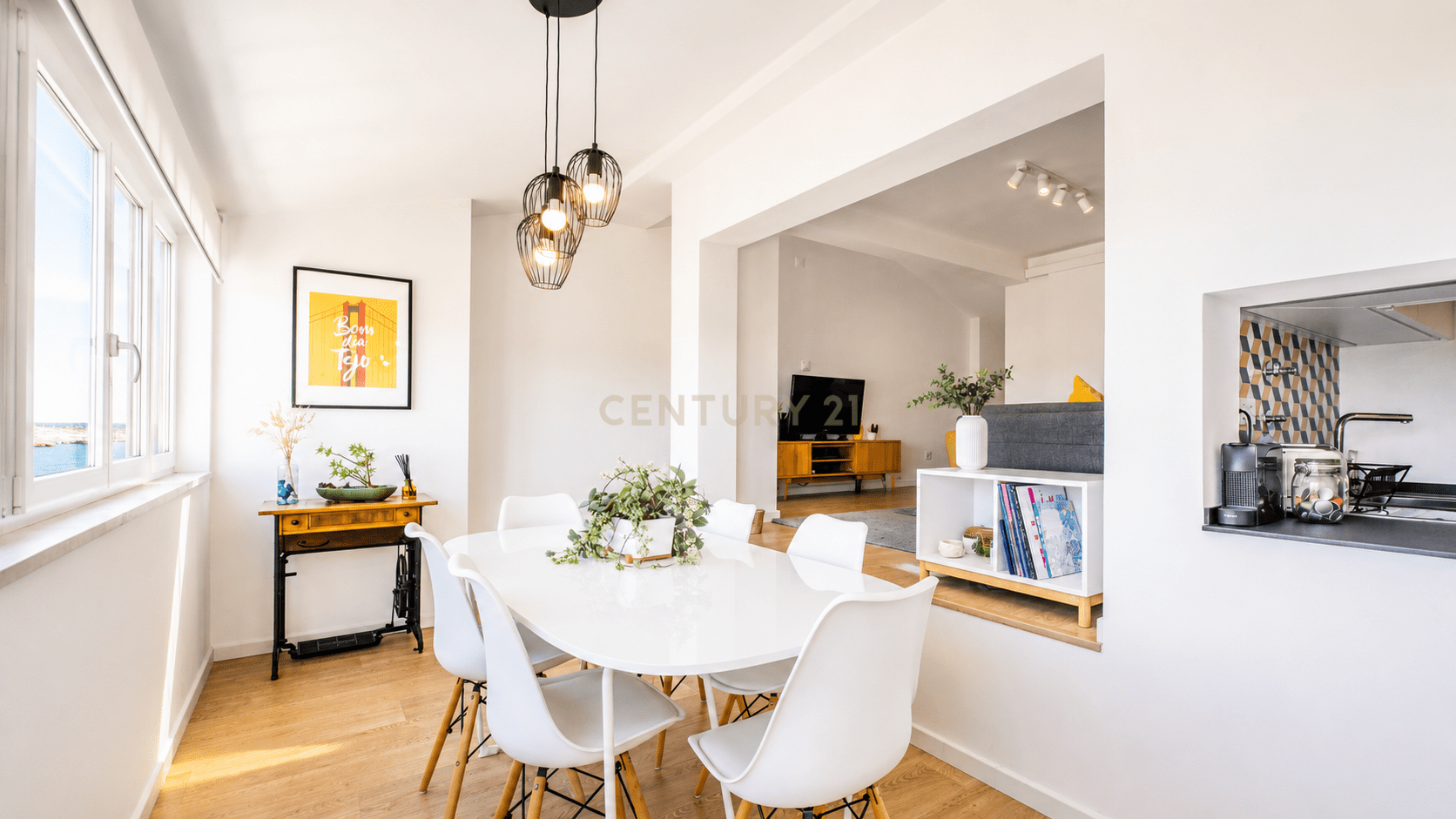 Renovated T2 Apartment in Ajuda, Lisbon - image 05