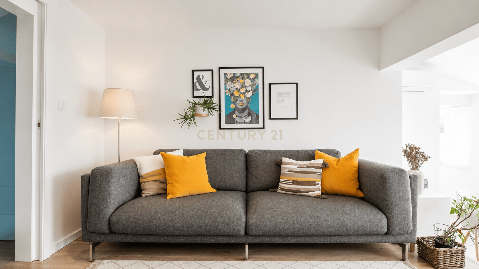 Renovated T2 Apartment in Ajuda, Lisbon - image 08