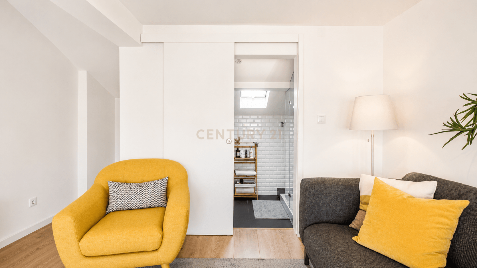 Renovated T2 Apartment in Ajuda, Lisbon - image 13