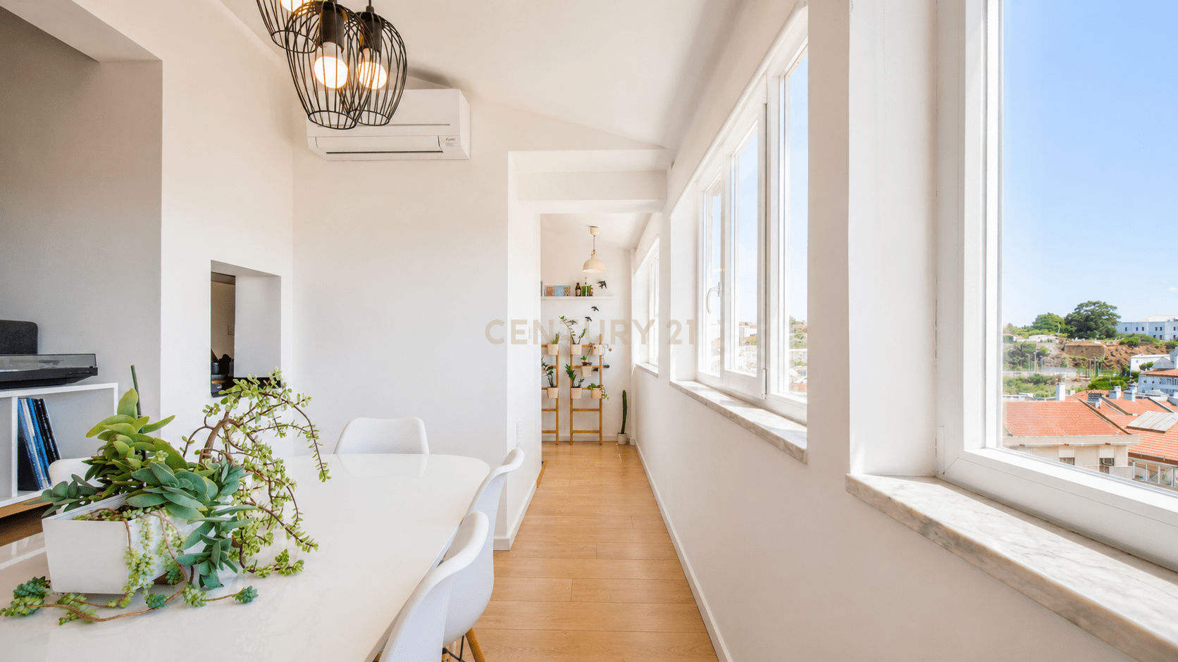 Renovated T2 Apartment in Ajuda, Lisbon - image 15