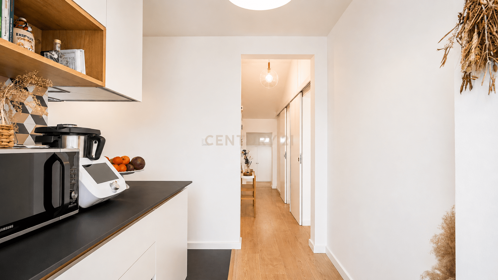 Renovated T2 Apartment in Ajuda, Lisbon - image 20