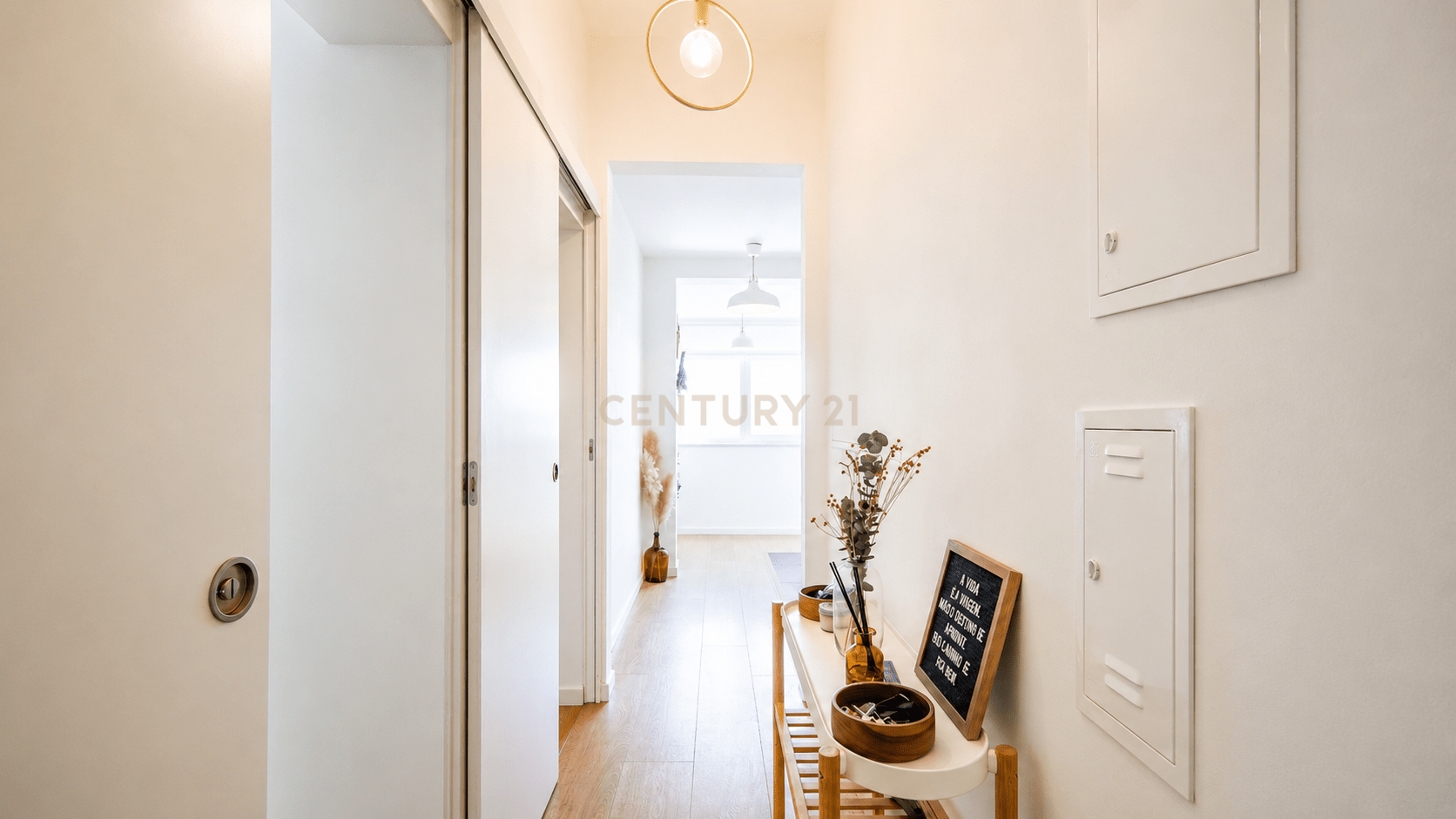 Renovated T2 Apartment in Ajuda, Lisbon - image 21