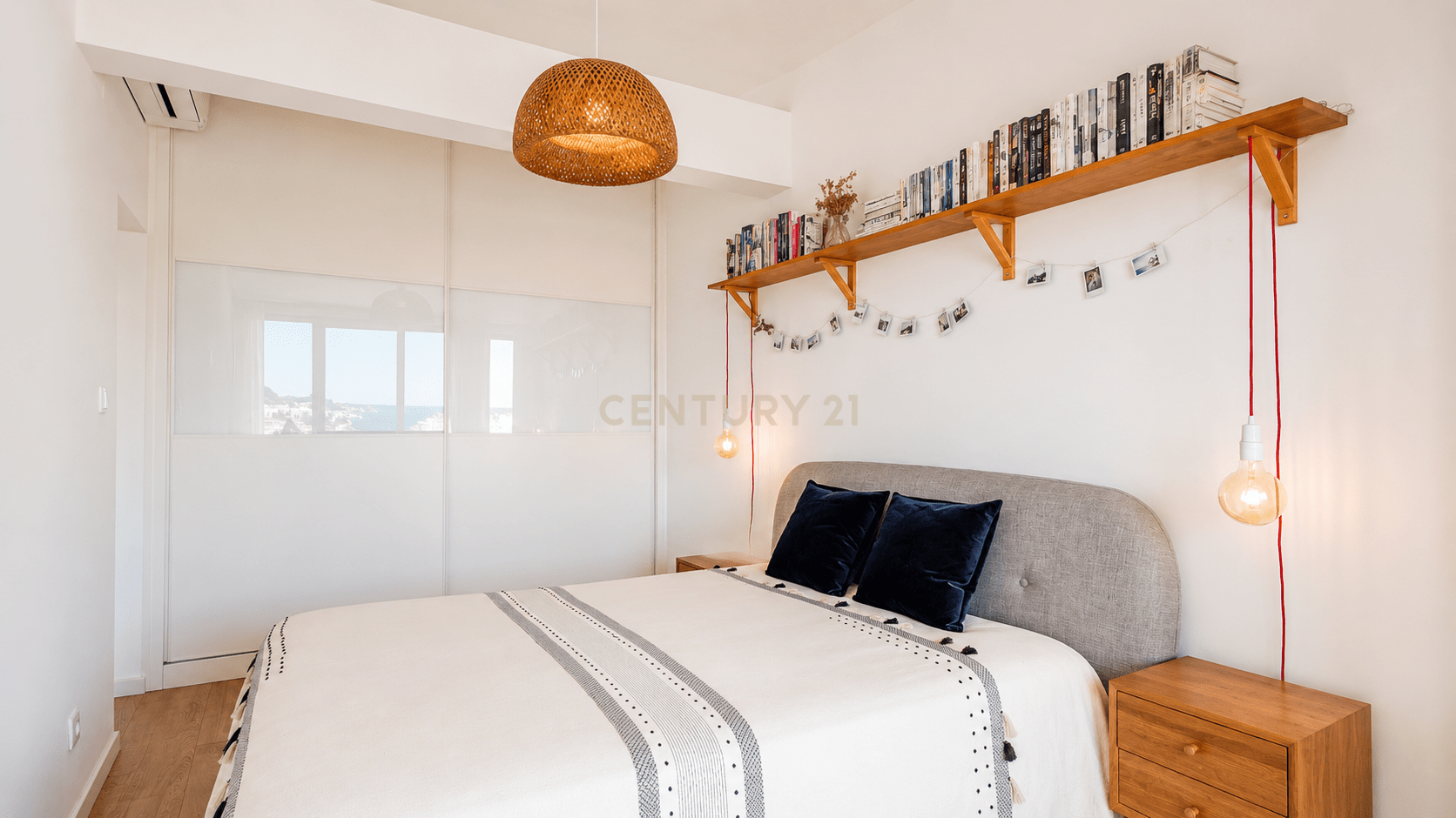 Renovated T2 Apartment in Ajuda, Lisbon - image 23