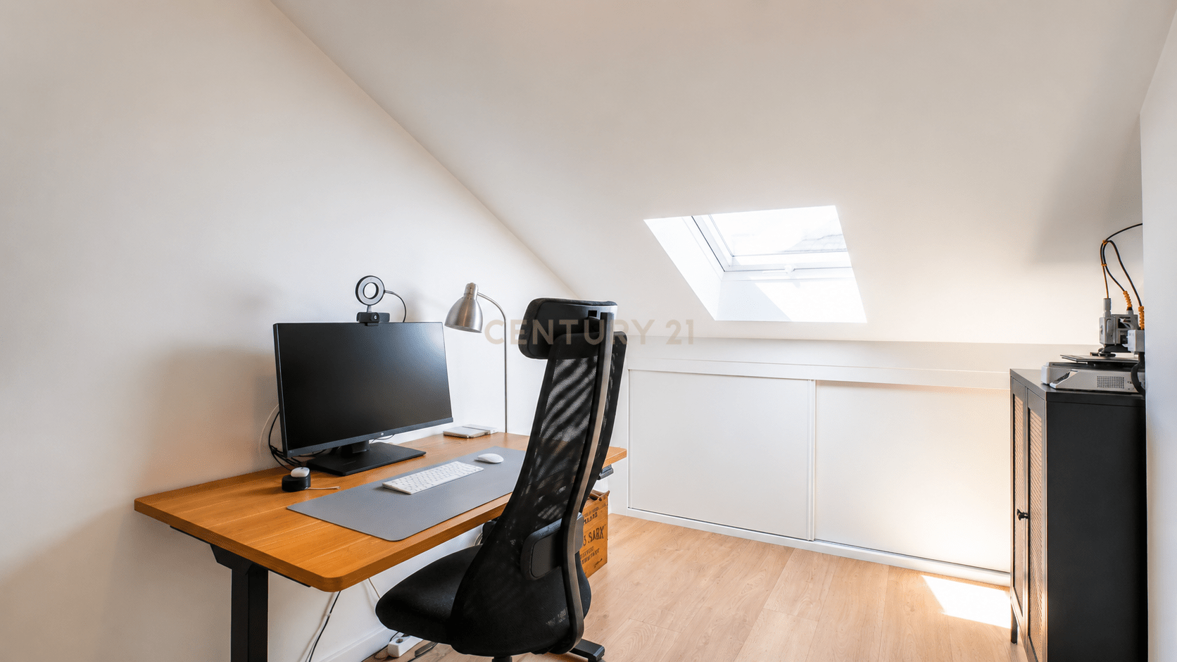 Renovated T2 Apartment in Ajuda, Lisbon - image 24