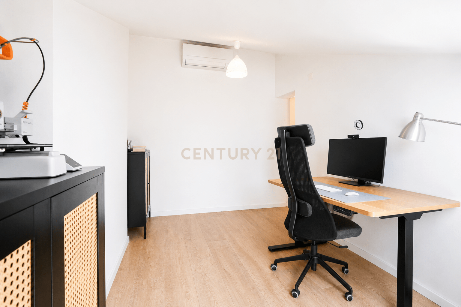 Renovated T2 Apartment in Ajuda, Lisbon - image 28