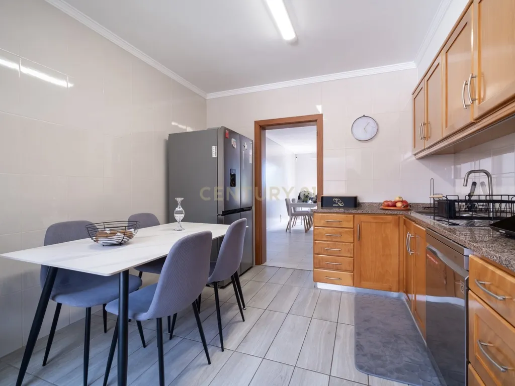 T2 Apartment in Câmara de Lobos, Câmara de Lobos - image 14