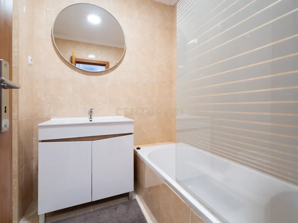 T2 Apartment in Câmara de Lobos, Câmara de Lobos - image 15