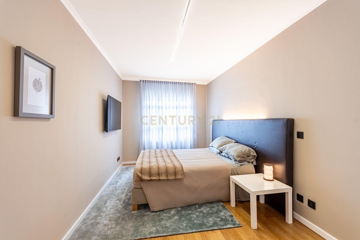 T2 Apartment in Twin Towers with Garage - image 15