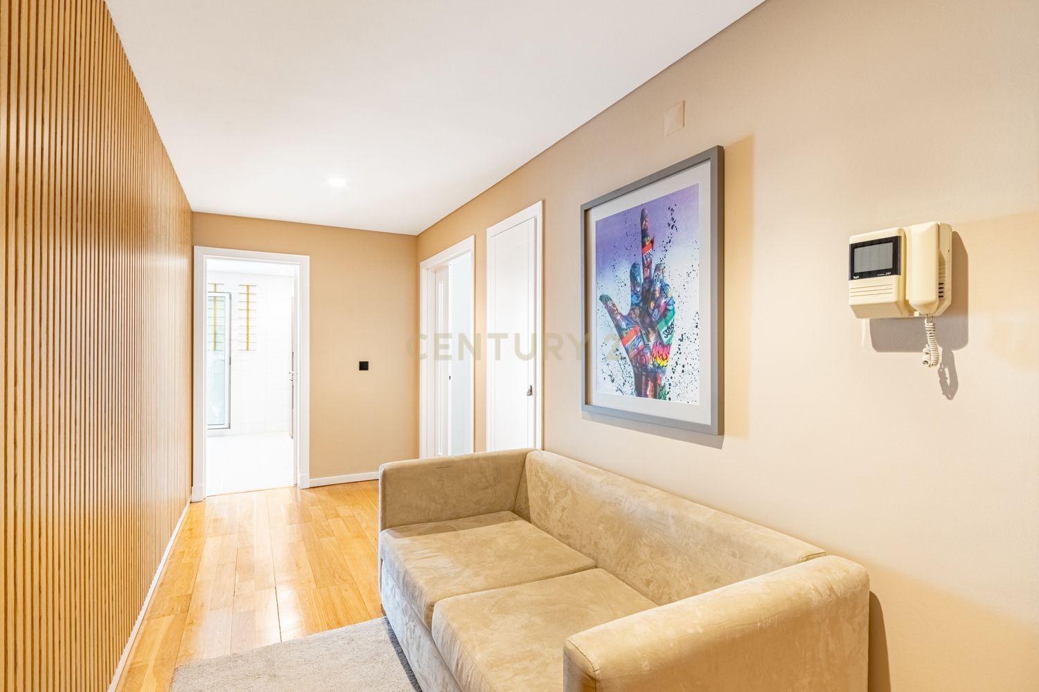 T2 Apartment in Twin Towers with Garage - image 17
