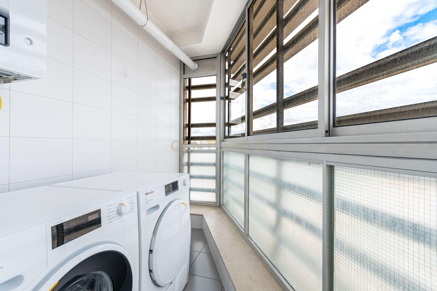 T2 Apartment in Twin Towers with Garage - image 21