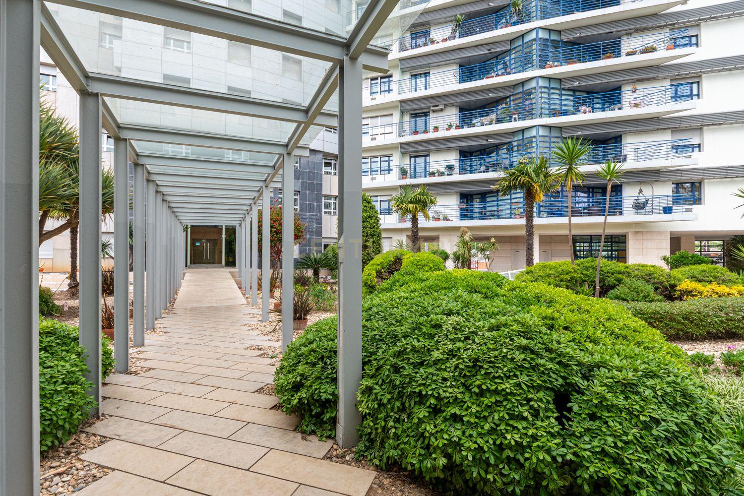 T2 Apartment in Twin Towers with Garage - image 23