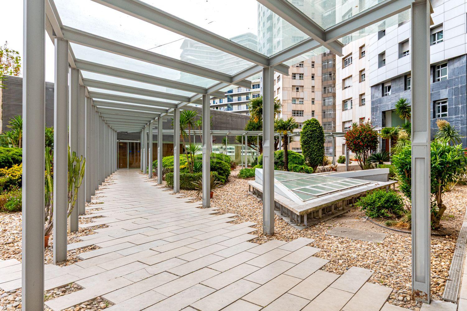 T2 Apartment in Twin Towers with Garage - image 25