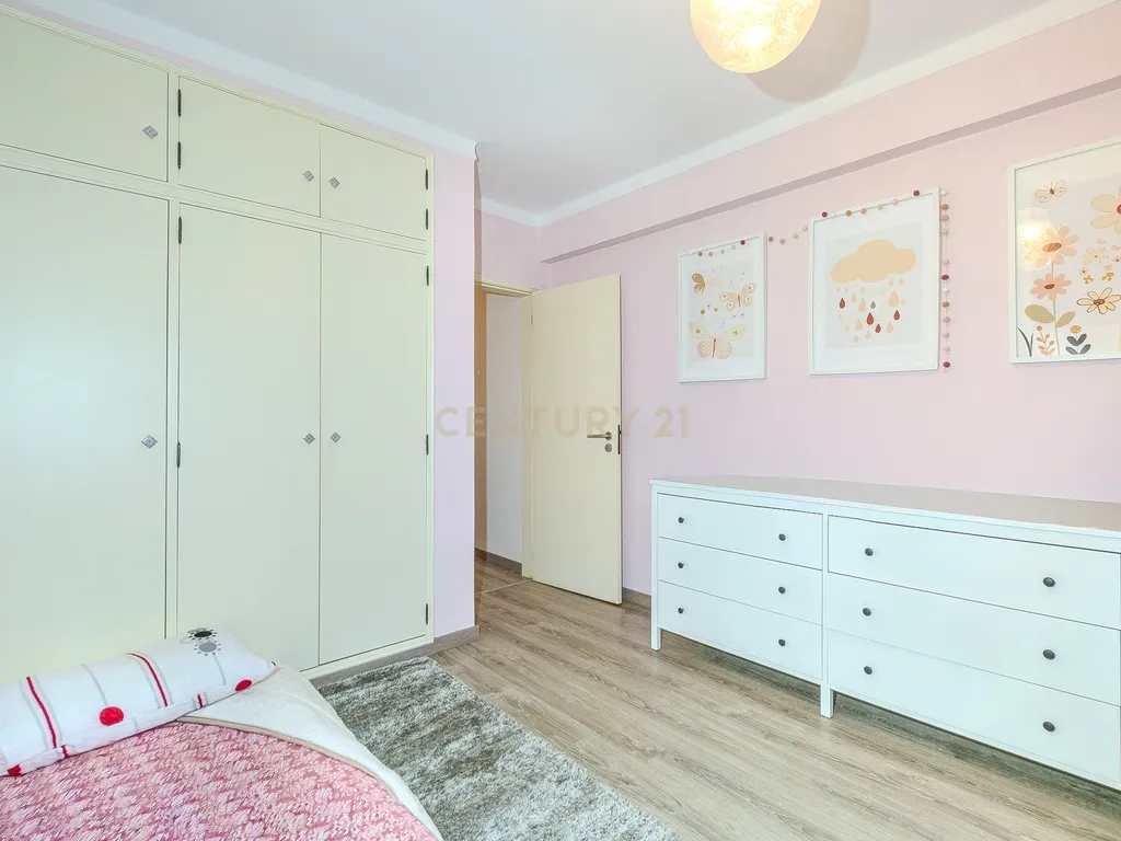 T2 Apartment in Faro (Sé e São Pedro), Faro - image 02