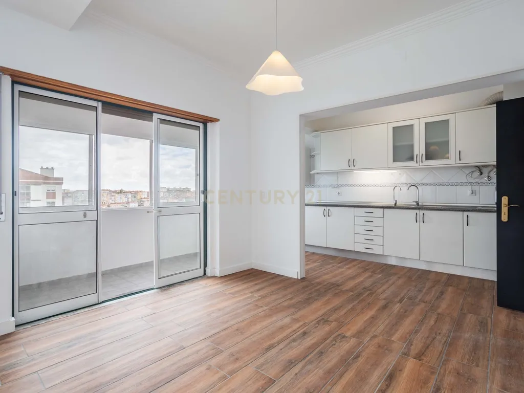 T2 Apartment in Massamá e Monte Abraão, Sintra - image 15