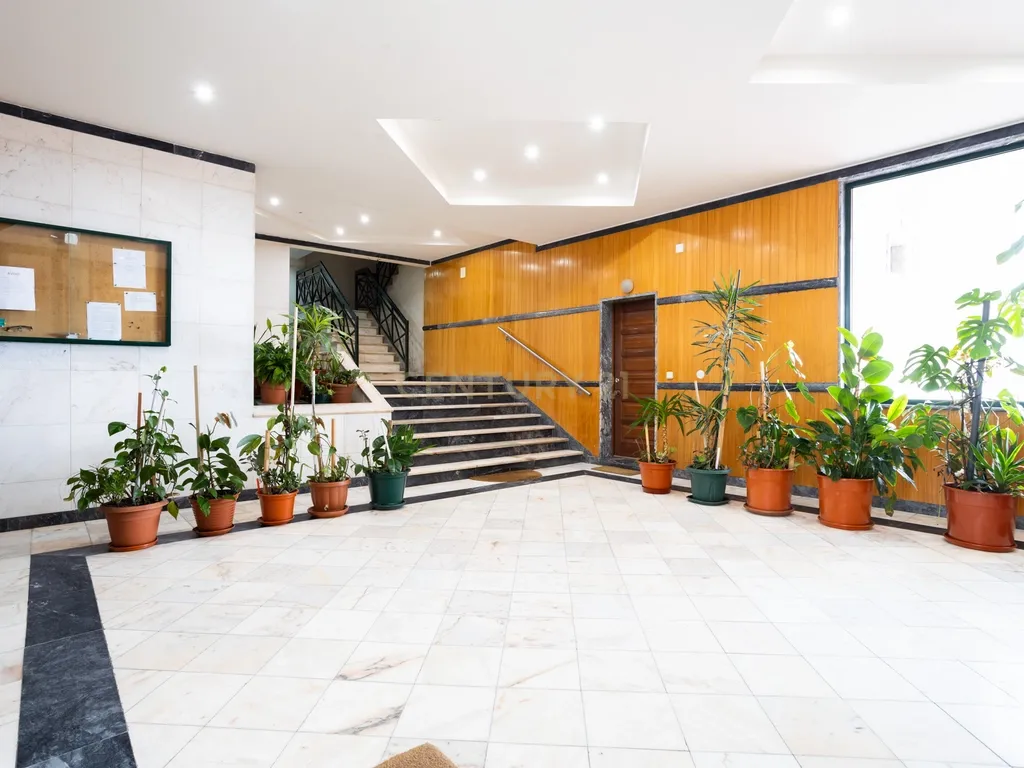 T2 Apartment in Massamá e Monte Abraão, Sintra - image 17