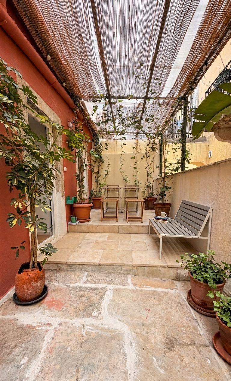 T2 Apartment with Terrace in Misericordia, Lisbon - image 09