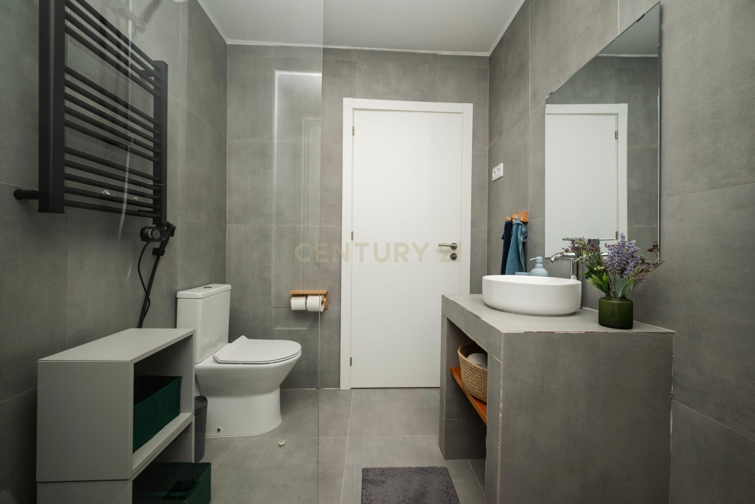 T2 Apartment with Terrace in Misericordia, Lisbon - image 11