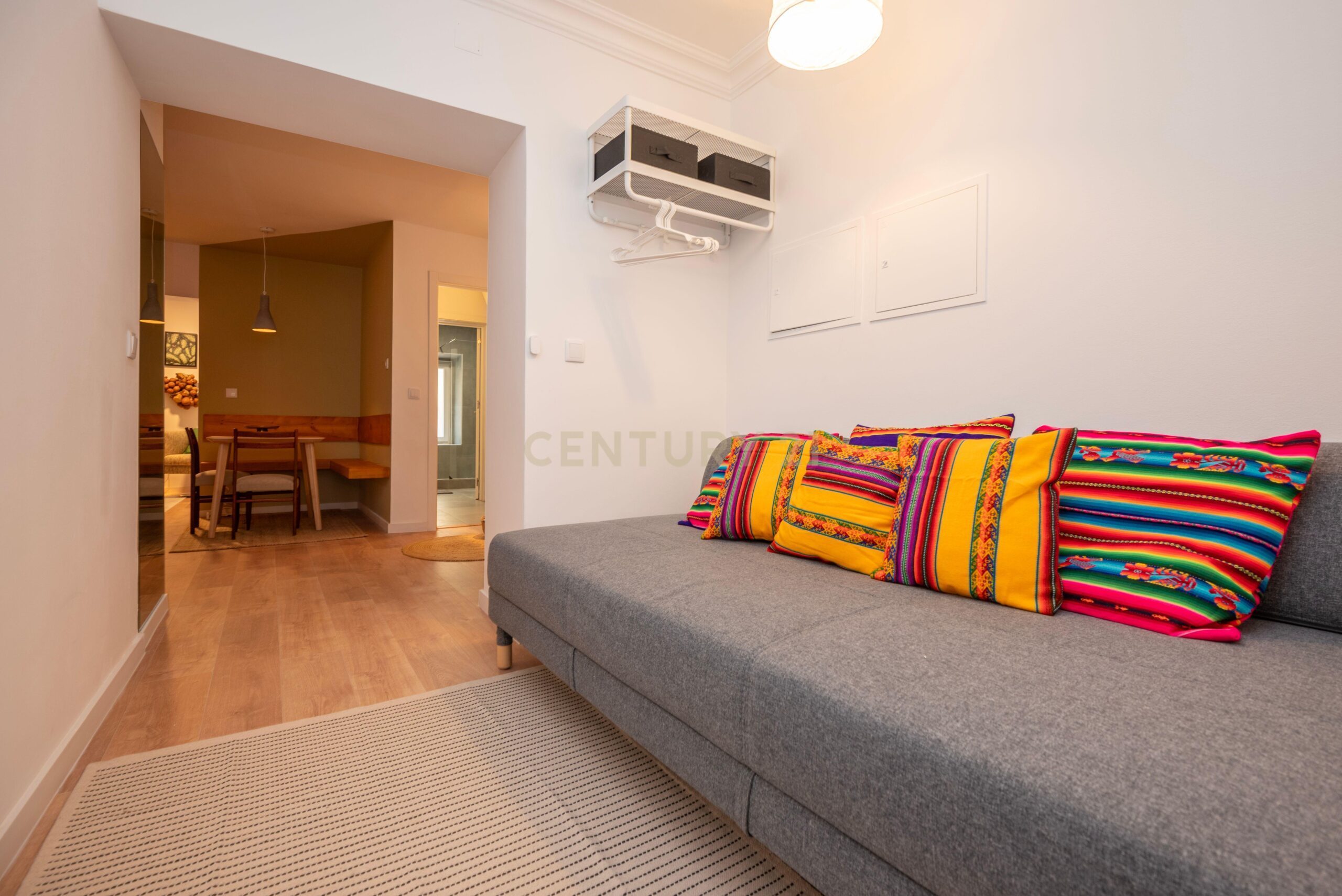 T2 Apartment with Terrace in Misericordia, Lisbon - image 13