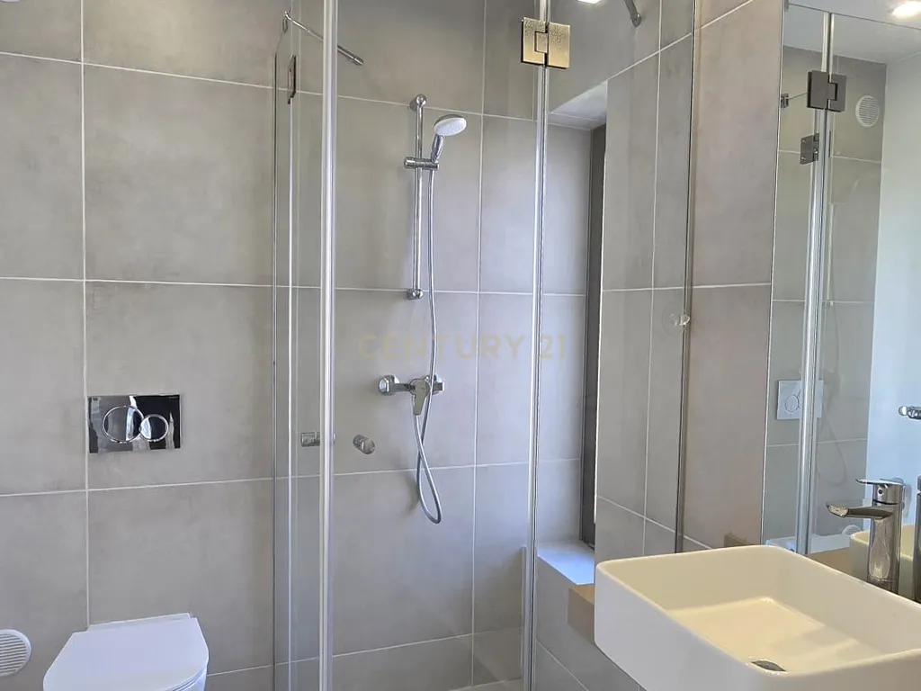 T2 Apartment in Portimão, Portimão - image 09