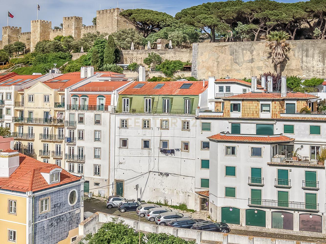 T2 Apartment in Costa do Castelo with Garage and Lift - image 23