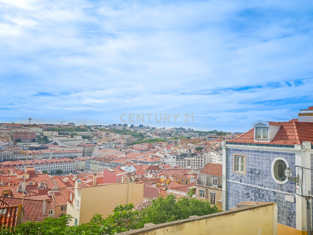 T2 Apartment in Costa do Castelo with Garage and Lift - image 28