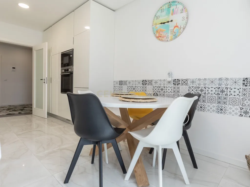T2 Apartment in Santo António dos Olivais, Coimbra - image 11