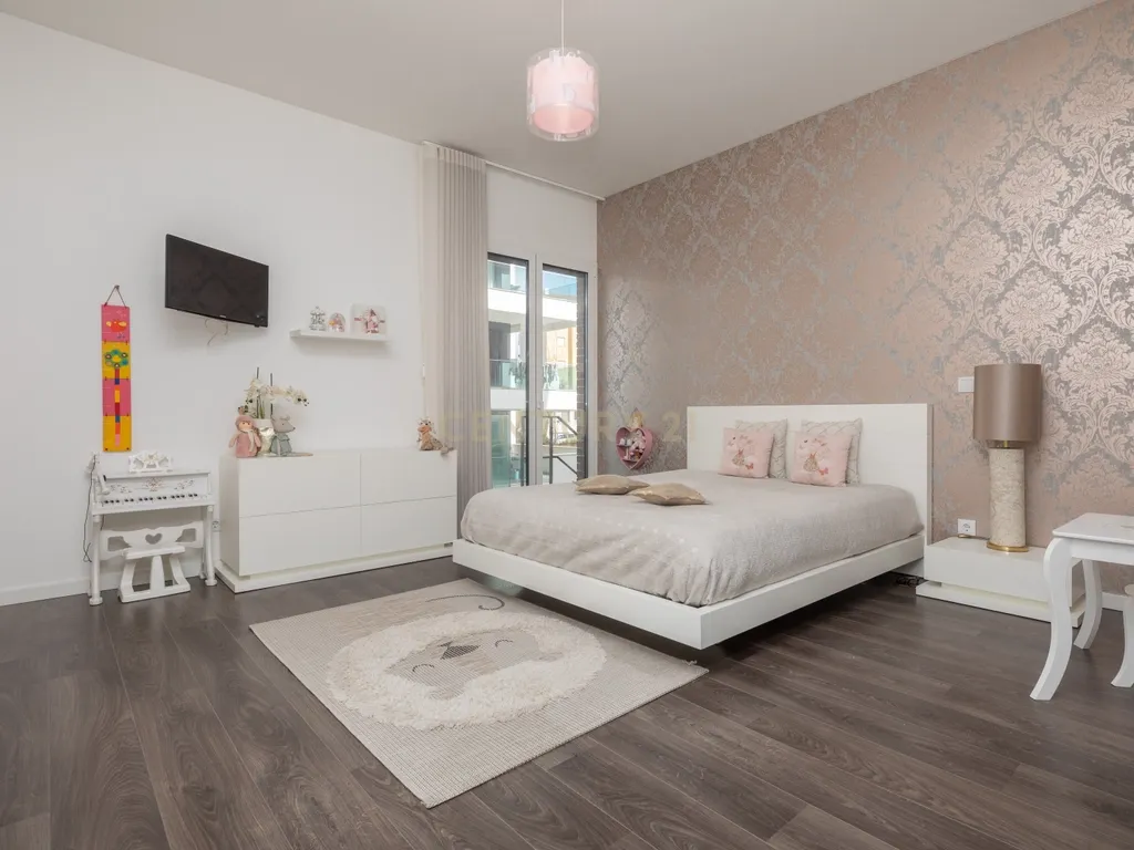 T2 Apartment in Santo António dos Olivais, Coimbra - image 12