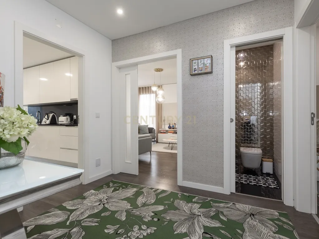 T2 Apartment in Santo António dos Olivais, Coimbra - image 14