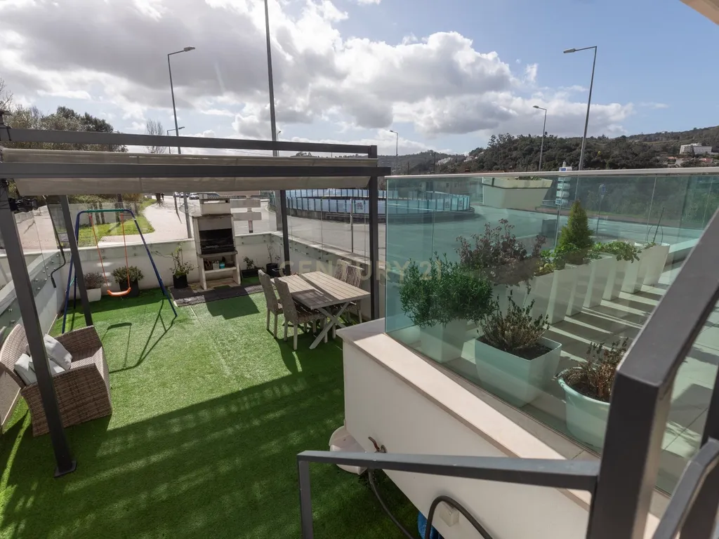 T2 Apartment in Santo António dos Olivais, Coimbra - image 19