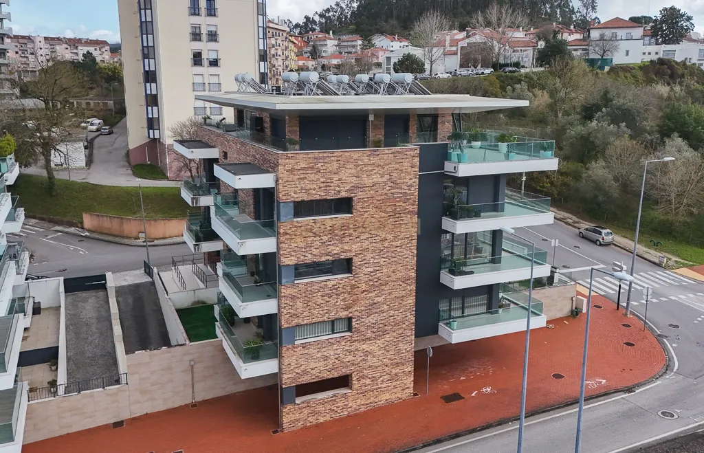 T2 Apartment in Santo António dos Olivais, Coimbra - image 21