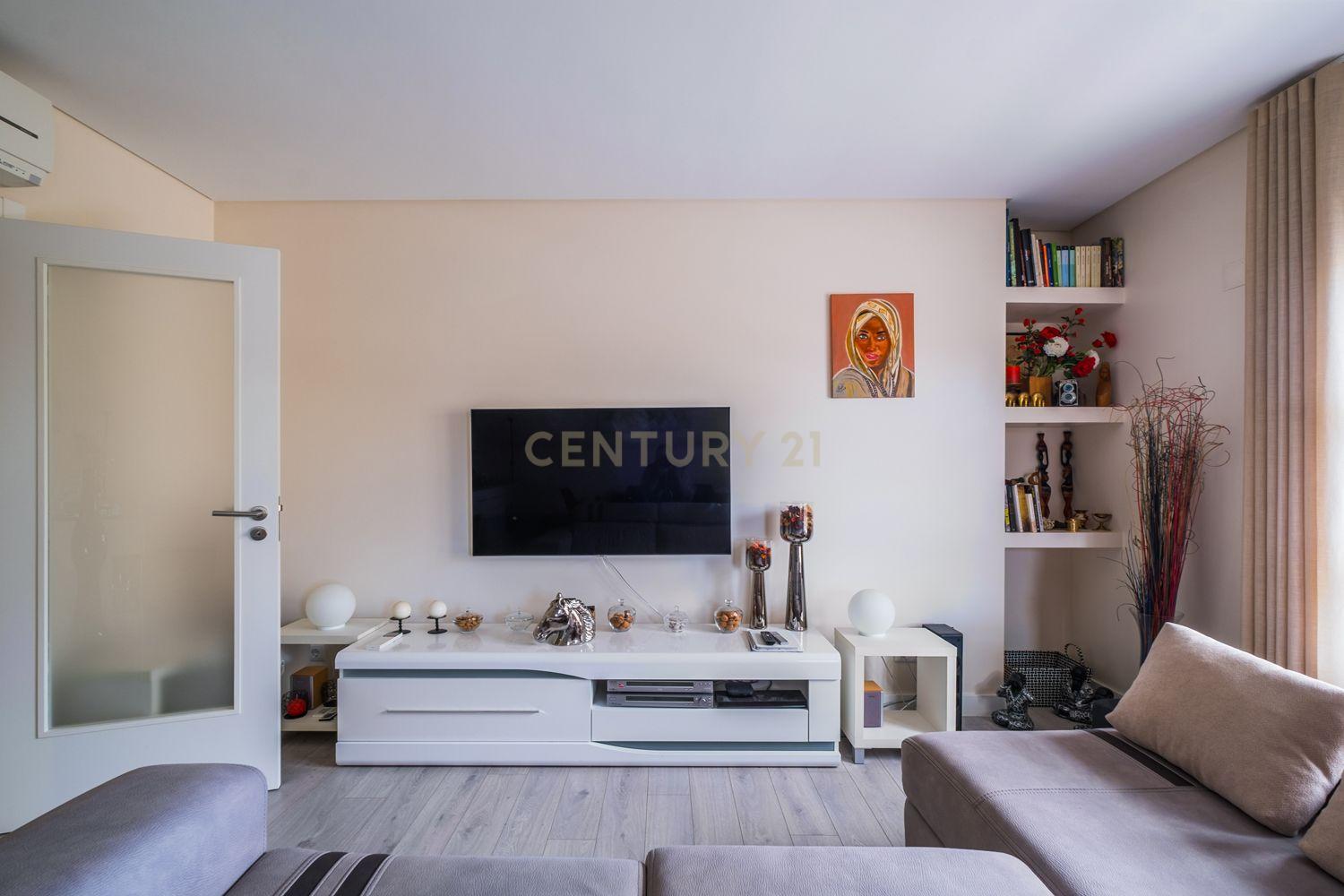 T2 Apartment in Sao Domingos de Rana, Cascais - image 02