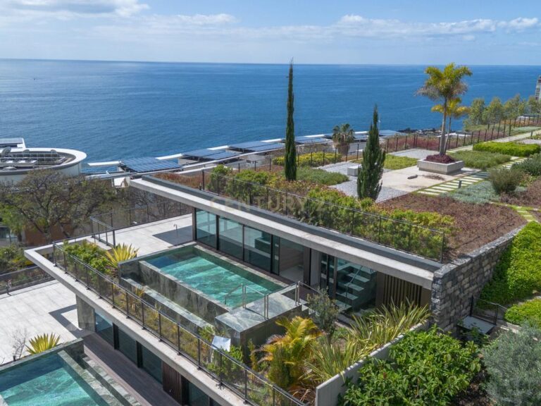 T2 Apartment in São Martinho, Funchal - image 01