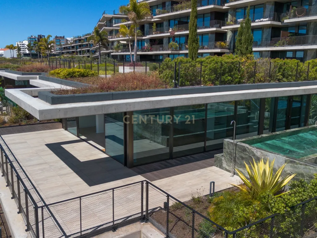 T2 Apartment in São Martinho, Funchal - image 03