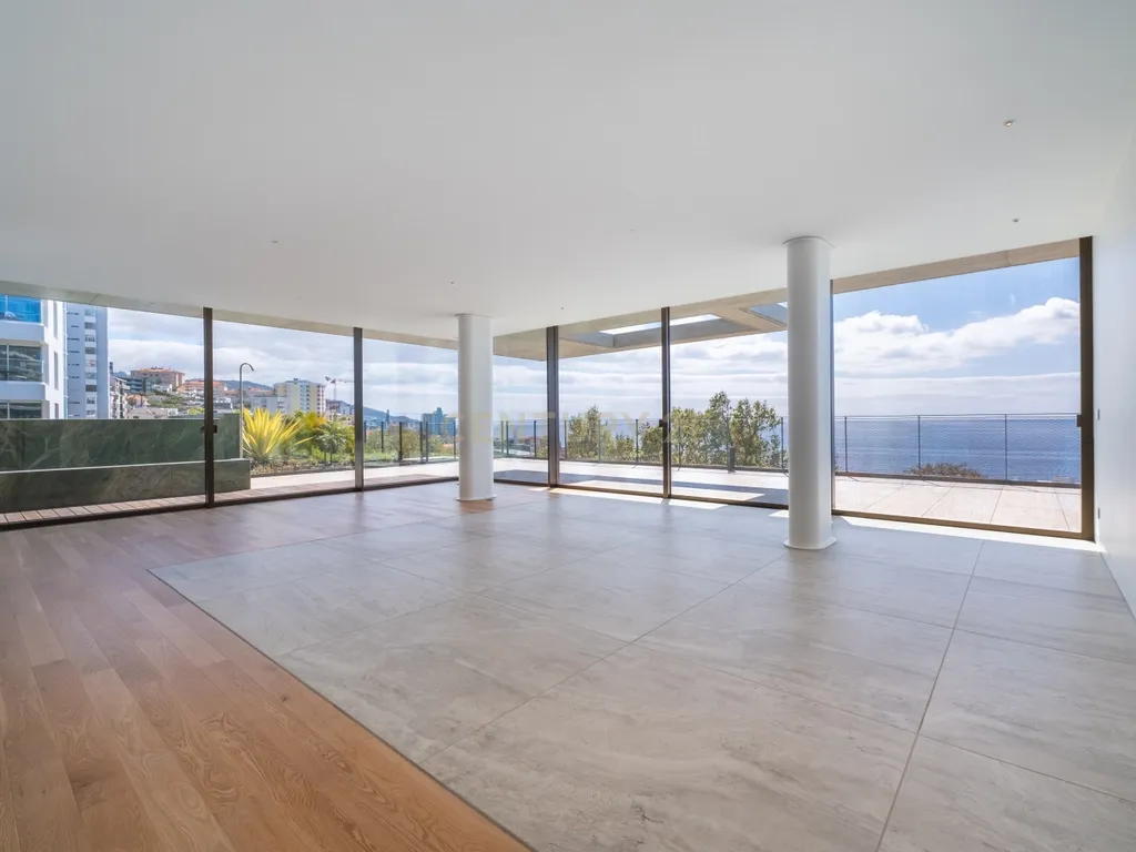 T2 Apartment in São Martinho, Funchal - image 05