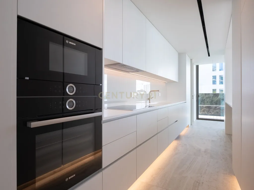 T2 Apartment in São Martinho, Funchal - image 09