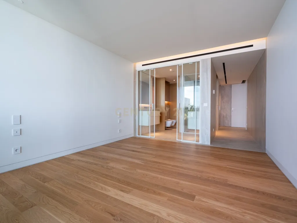 T2 Apartment in São Martinho, Funchal - image 15