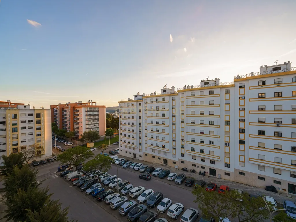 T2 Apartment in Setúbal (São Sebastião), Setúbal - image 01