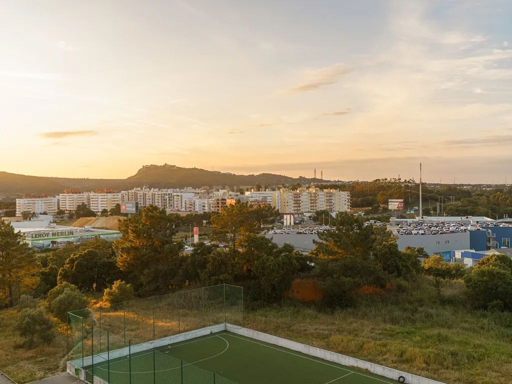 T2 Apartment in Setúbal (São Sebastião), Setúbal - image 18