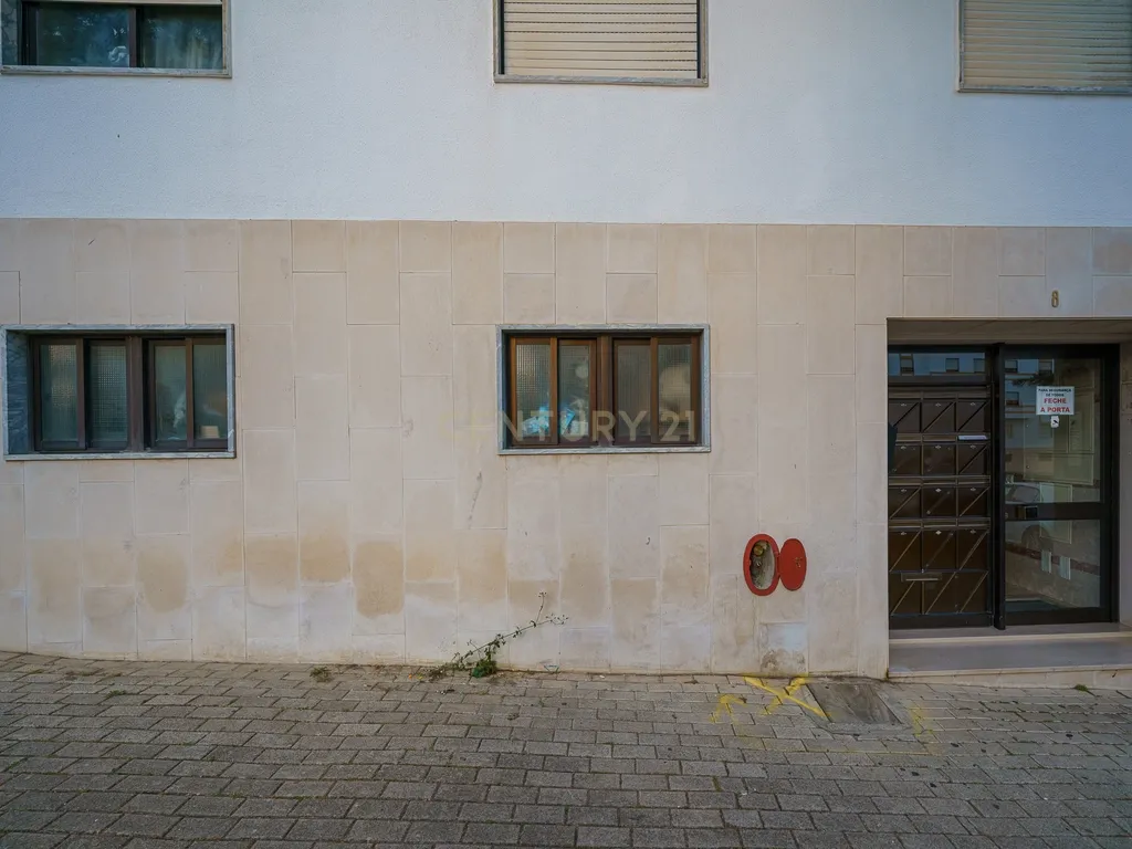 T2 Apartment in Setúbal (São Sebastião), Setúbal - image 20