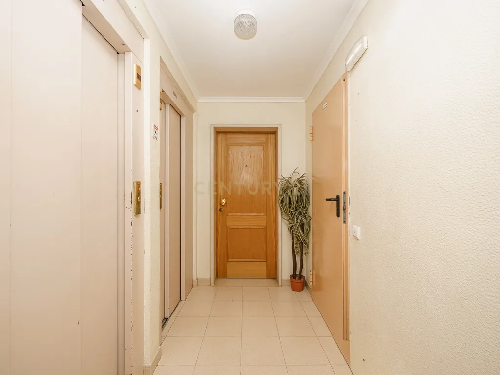 T2 Apartment in Setúbal (São Sebastião), Setúbal - image 22