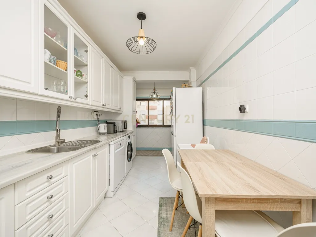 T2 Apartment in Setúbal (São Sebastião), Setúbal - image 25