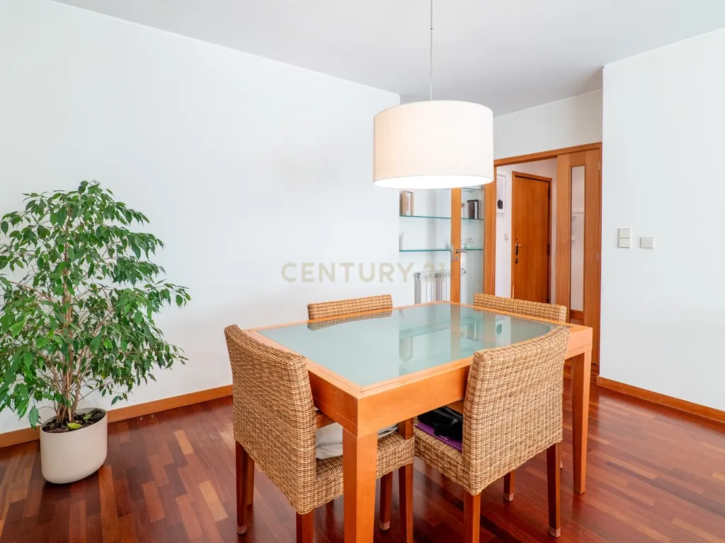 T2 Apartment in União das freguesias de Matosinhos e Leça da Palmeira, Matosinhos - image 04