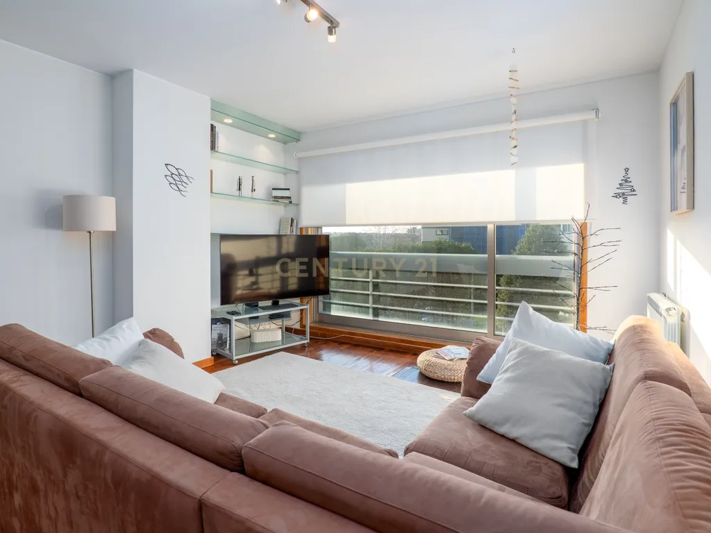 T2 Apartment in União das freguesias de Matosinhos e Leça da Palmeira, Matosinhos - image 05