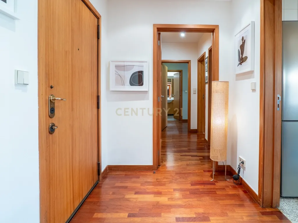 T2 Apartment in União das freguesias de Matosinhos e Leça da Palmeira, Matosinhos - image 11